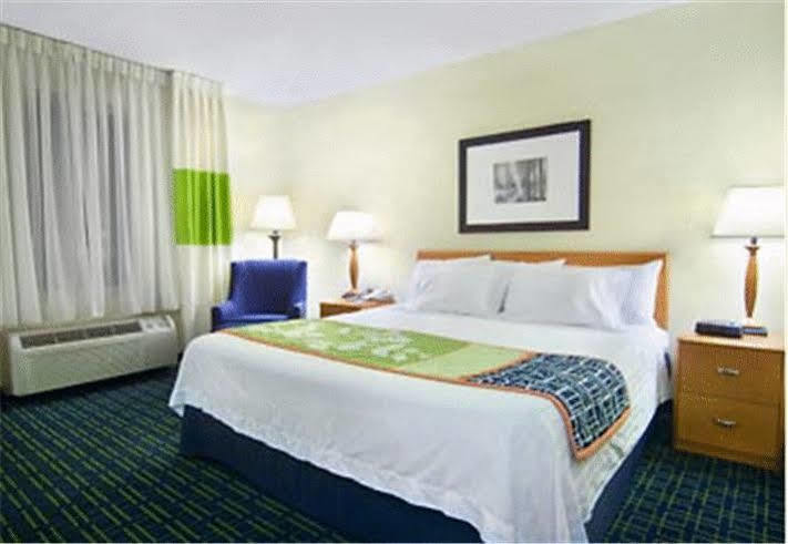 Fairfield Inn And Suites By Marriott Emporia I-95 Exteriér fotografie